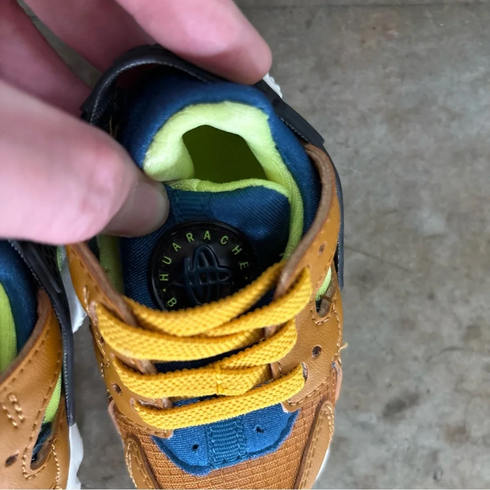 Nike Kids‎ Huarache Run Sneakers Size 4C